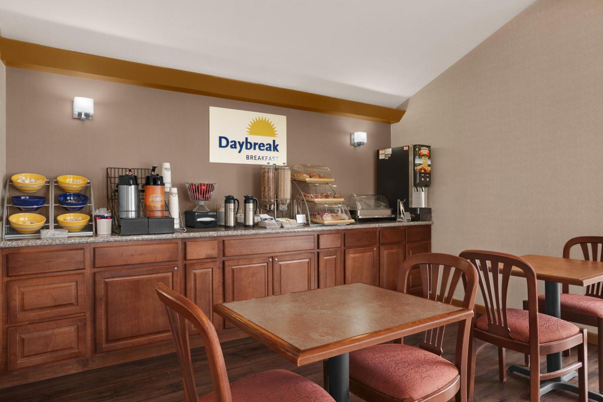 Days Inn By Wyndham Middletown New Hampton Exteriör bild